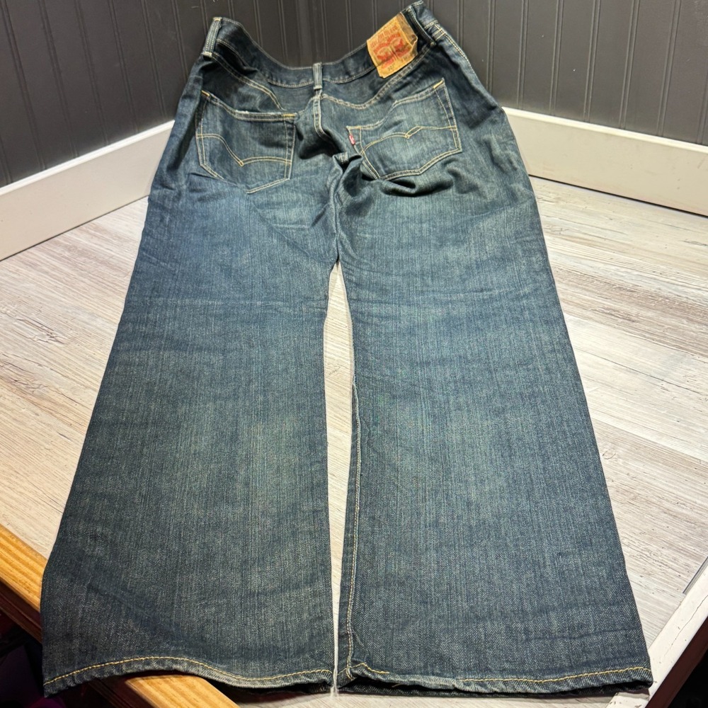 Levis 501 Jeans Mens 34x34 Button Fly Original Straight Blue Denim Medium Wash - Picture 3 of 13